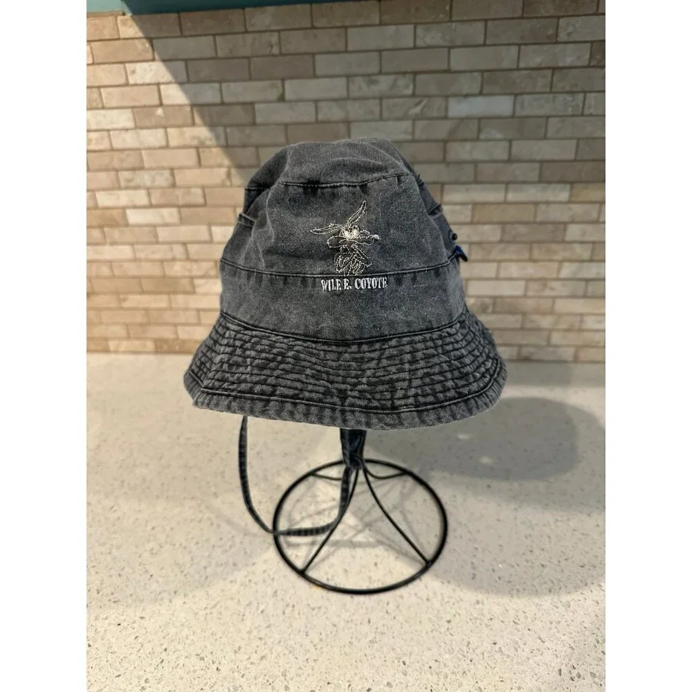 looney tunes wile e coyote bucket‎ hat grey